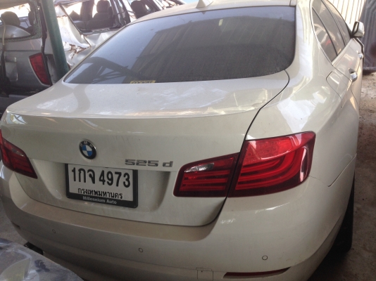 ขายซาก BMW 525d ปี 2012 สีขาวพร้อมเล่มโอนลอย ขายซาก BMW 525d ปี 2012 สีขาวพร้อมเล่มโอนลอย
