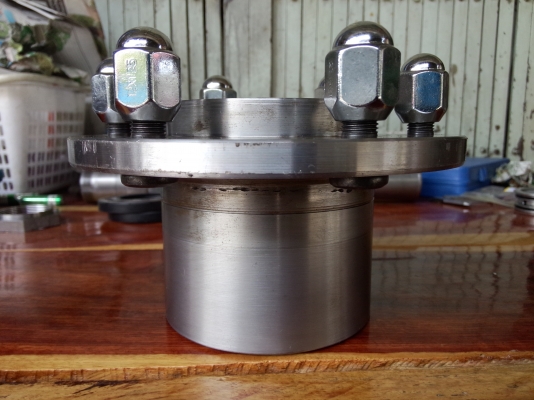 ดุมล้อรับน้ำหนัก