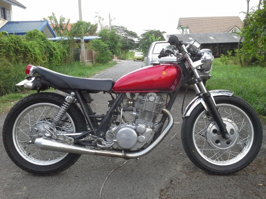 ขายYamaha Sr400cc.เครื่องแน่น สภาพตามรูป ไฟติดครบ ยางพอได้ครับ