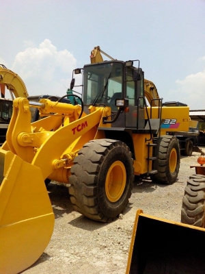 รถตักล้อยาง PCM รุ่น L32 รถตักล้อยาง PCM รุ่น L32