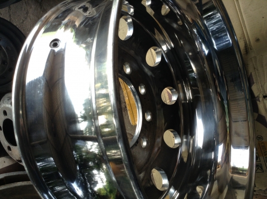 กะทะล้ออลูมิเนียม อัลลอย 10ล้อ10รูใหญ่ และเล็ก หรือรถบัส รถทัวร์ กะทะล้ออลูมิเนียม อัลลอย 10ล้อ10รูใหญ่ และเล็ก หรือรถบัส รถทัวร์