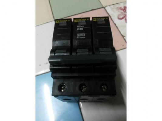 เมนเบรกเกอร์และลูกย่อย QOvs ชนิด 2 และ 3 Pole Square-D ของใหม่เก็บไว้ เมนเบรกเกอร์และลูกย่อย QOvs ชนิด 2 และ 3 Pole Square-D ของใหม่เก็บไว้