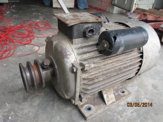 ขายมอเตอร์ 3แรงม้า 220โวลท์ ของจีนครับ