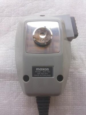 ไมค์ วิทยุสื่อสาร MAXON MODEL:ACC-700 ของใหม่เก็บไว้ หัวไมค์ใส่ถุงพลาสติกไว้ สายไมค์ไม่แตก ฝุ่นเกาะหน่อย ขั้วเป็นแบบ RJ-45