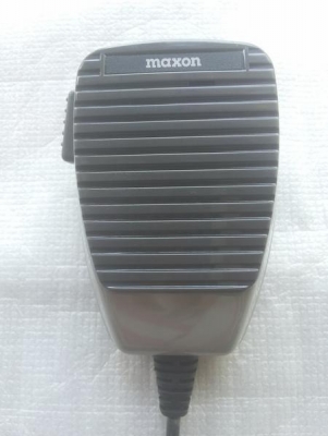 ไมค์ วิทยุสื่อสาร MAXON MODEL:ACC-700 ของใหม่เก็บไว้ หัวไมค์ใส่ถุงพลาสติกไว้ สายไมค์ไม่แตก ฝุ่นเกาะหน่อย ขั้วเป็นแบบ RJ-45