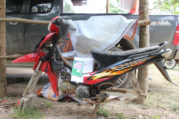 ขายเวฟ 100 ตามสภาพเครื่องไม่ติดจอดนานมีเบียนพร้อมชุดโอนภาษีขาด รถอยู่สระแก้ว