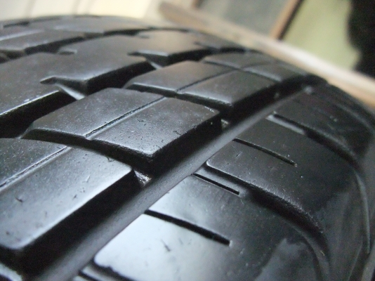ยาง Dunlop 245/45/17 ปี 10