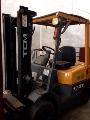 ขาย รถฟอร์คลิฟท์ มือสอง TCM 1.5 ตัน เสา 3 เมตร+งาบีบ  M/T 4 แกน   (รถนำเข้าแท้)  ติดต่อ คุณเบียร์  094-4895646