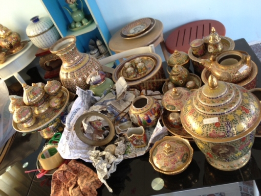 ชุดลายคราม เก่าเก็บ