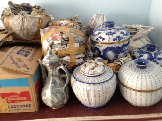 ชุดลายคราม เก่าเก็บ