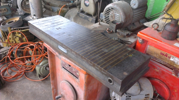 Sell> ขายแม่เหล็กจับชิ้นงาน 230x700 ใช้ระบบมือโยก ของเยอรมัน ดูดได้เต็มหน้า ใช้งานได้ดี