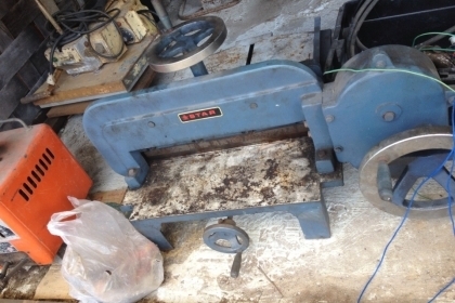 เครื่องตัดกระดาษ ใบมีด ขนาด20นิ้ว มือหมุน ใบมีคมมากครับ