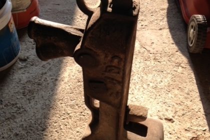 แม่แรงตัวใหญ่ครับแม่แรงปั่นจั่นครับสนใจสอบถามได้ครับ