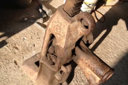 แม่แรงตัวใหญ่ครับแม่แรงปั่นจั่นครับสนใจสอบถามได้ครับ