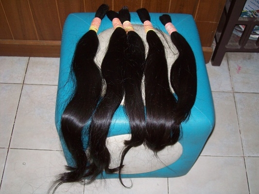 ผมแท้ใช้สำหรับต่อผม สภาพสวยมาก ราคาถูกๆๆ 5 ชิ้น 1500 บาท