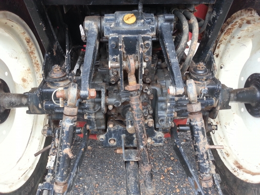 ยันร์ม่า EF352T 4 WD 2 เพลา  ใบมีดหน้า สภาพสวยใช้งานใด้ปรกติ