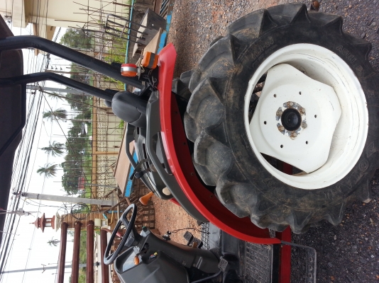 ยันร์ม่า EF352T 4 WD 2 เพลา  ใบมีดหน้า สภาพสวยใช้งานใด้ปรกติ