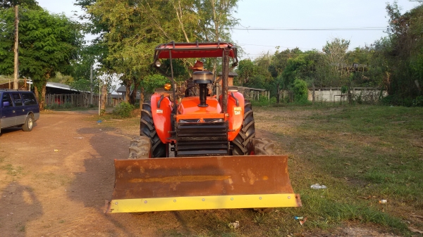 ขายรถไถคูโบต้า M7040 สวยๆครับ มีดันหน้า ผาน3 ผาน7 เอกสารพร้อมโอน