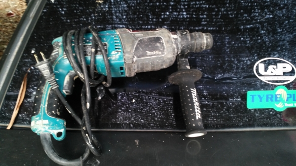 ขายสว่านเจาะปูน makita