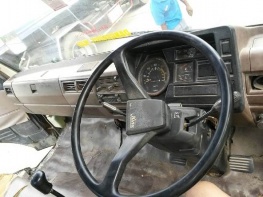 หัวเก๋ง HINO รุ่น KM777