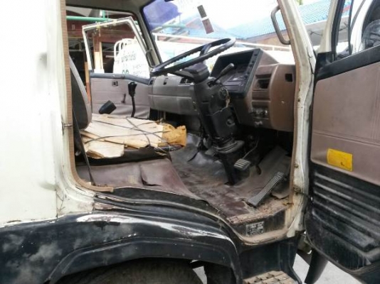 หัวเก๋ง HINO รุ่น KM777