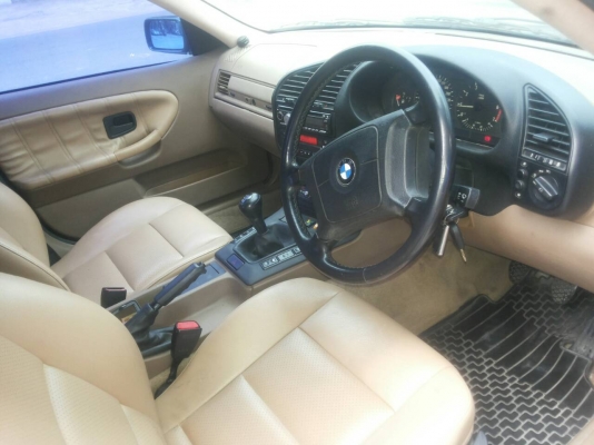 รถ BMW รุ่น318i ปี96 เกียร์ธรรมดา ราคา 135,000 บ. รถ BMW รุ่น318i ปี96 เกียร์ธรรมดา ราคา 135,000 บ.