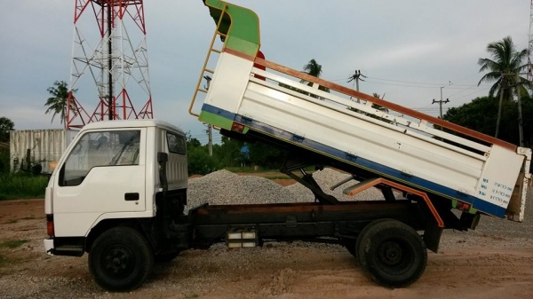 ขาย หกล้อดั้ม CANTER 115 แรง สภาพเดิมๆ สวย พร้อมใช้ครับ ขาย หกล้อดั้ม CANTER 115 แรง สภาพเดิมๆ สวย พร้อมใช้ครับ