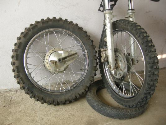 ชุดแต่งเวฟ หน้า 17หลัง 16 ยางเต็ม 2600 ชุดแต่งเวฟ หน้า 17หลัง 16 ยางเต็ม 2600