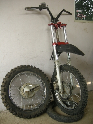 ชุดแต่งเวฟ หน้า 17หลัง 16 ยางเต็ม 2600 ชุดแต่งเวฟ หน้า 17หลัง 16 ยางเต็ม 2600