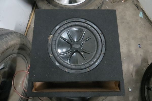 ขายซับ kicker 10" พร้อมตู้