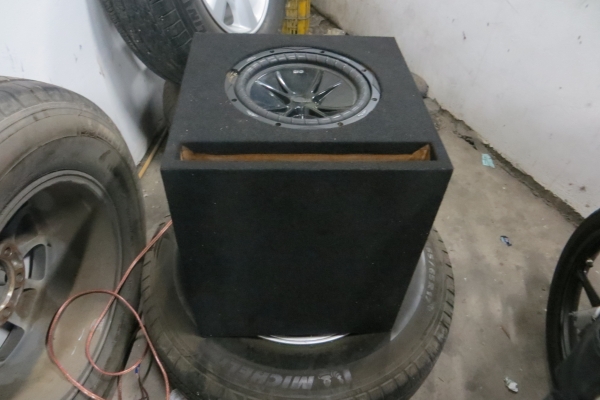 ขายซับ kicker 10" พร้อมตู้