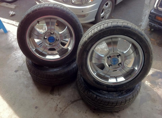 ขายแม็กเลนโซ่ ขอบ15 4รู100 พร้อมยาง