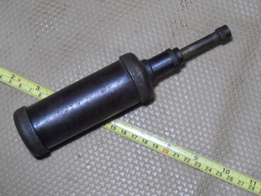 มืออัดจารบี งานเก่าคลาสสิค ครับ