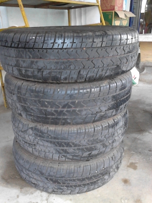 ปี13.  195R14   มี 4;เส้น  tel.081-427-3941