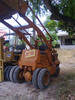 รถตักล้อยาง ดีเซล 150000