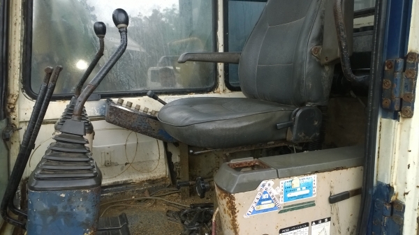 PC60-6 ขายให้ไม่แพง(ลดราคาเหลือ360000.)รถร้านวัสดุก่อสร้าง..ต้องการเปลี่ยนเป็นรถตักล้อยาง...