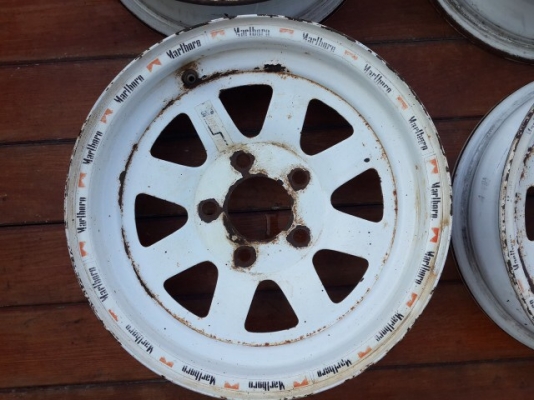 ขายล้อแม็ก mazda family ขอบ13 5รู แม็กใส่กระบะ ขายตามสภาพ