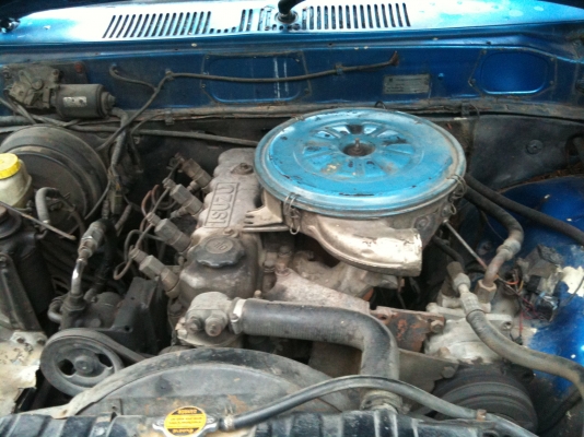 ISUZU KB 4 ประตู รถมือเดียว สีน้ำเงินพอใช้ ของครบ คัสซีดี เครื่องดี พร้อมโอนพร้อมขับ 48,000 บาท