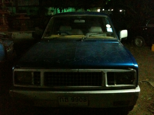 ISUZU KB 4 ประตู รถมือเดียว สีน้ำเงินพอใช้ ของครบ คัสซีดี เครื่องดี พร้อมโอนพร้อมขับ 48,000 บาท