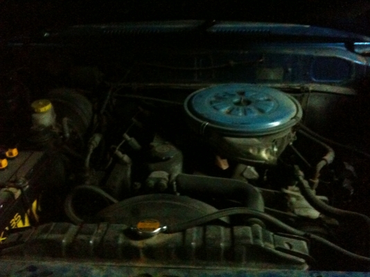 ISUZU KB 4 ประตู รถมือเดียว สีน้ำเงินพอใช้ ของครบ คัสซีดี เครื่องดี พร้อมโอนพร้อมขับ 48,000 บาท