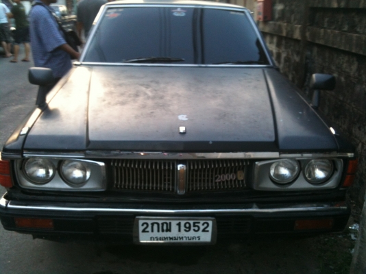 Nissan Cedric สีดำ เครื่อง Z16 LPG แล้ว ทะเบียนไม่ขาด พร้อมโอนพร้อมใช้ ขาย 42,000 บาท