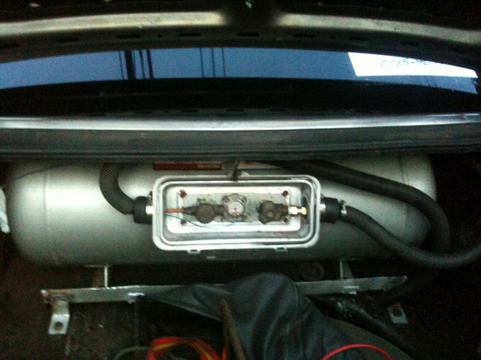 Nissan Cedric สีดำ เครื่อง Z16 LPG แล้ว ทะเบียนไม่ขาด พร้อมโอนพร้อมใช้ ขาย 42,000 บาท