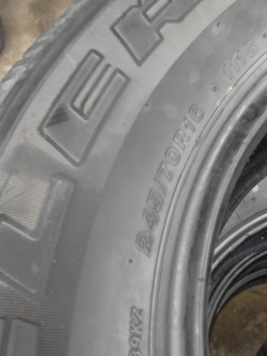 คมทุกเส้น 245/70R16 BRIDGE STONE DUELER H/T 840 มีชุด 4 เส้น พึ่งถอดจากแม๊ก  โทร.081-427-3941