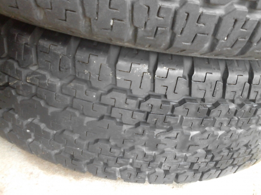 คมทุกเส้น 245/70R16 BRIDGE STONE DUELER H/T 840 มีชุด 4 เส้น พึ่งถอดจากแม๊ก  โทร.081-427-3941
