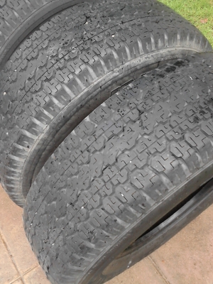 คมทุกเส้น 245/70R16 BRIDGE STONE DUELER H/T 840 มีชุด 4 เส้น พึ่งถอดจากแม๊ก  โทร.081-427-3941