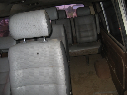 รถตู้โตโยต้า(2) รถประมูล  มังกรทอง   80000 บาท