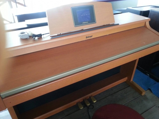 ขายเปียโนไฟฟ้าและคลาสสิคมีหลายรุ่นหลายราคาเริ่มต้นที่5000บาทสนใจ0853647170