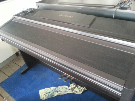 ขายเปียโนไฟฟ้าและคลาสสิคมีหลายรุ่นหลายราคาเริ่มต้นที่5000บาทสนใจ0853647170