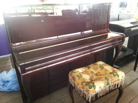 ขายเปียโนไฟฟ้าและคลาสสิคมีหลายรุ่นหลายราคาเริ่มต้นที่5000บาทสนใจ0853647170