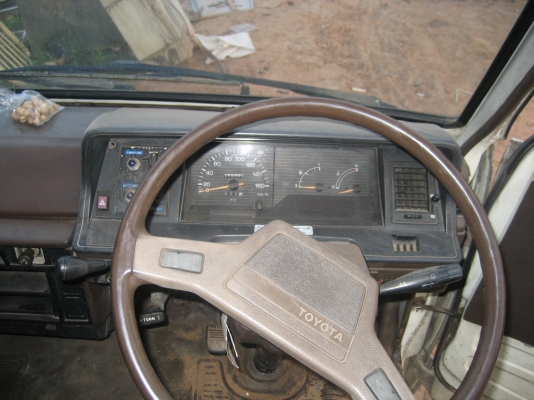 รถตู้ โตโยต้า (3) รถประมูล 72000 บาท รถตู้ โตโยต้า (3) รถประมูล 72000 บาท